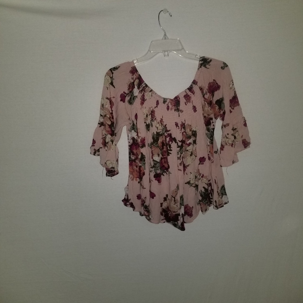 Super Cute flower printed off shoulder top B5